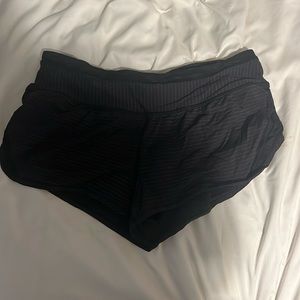 Black w gold stripe Lululemon short